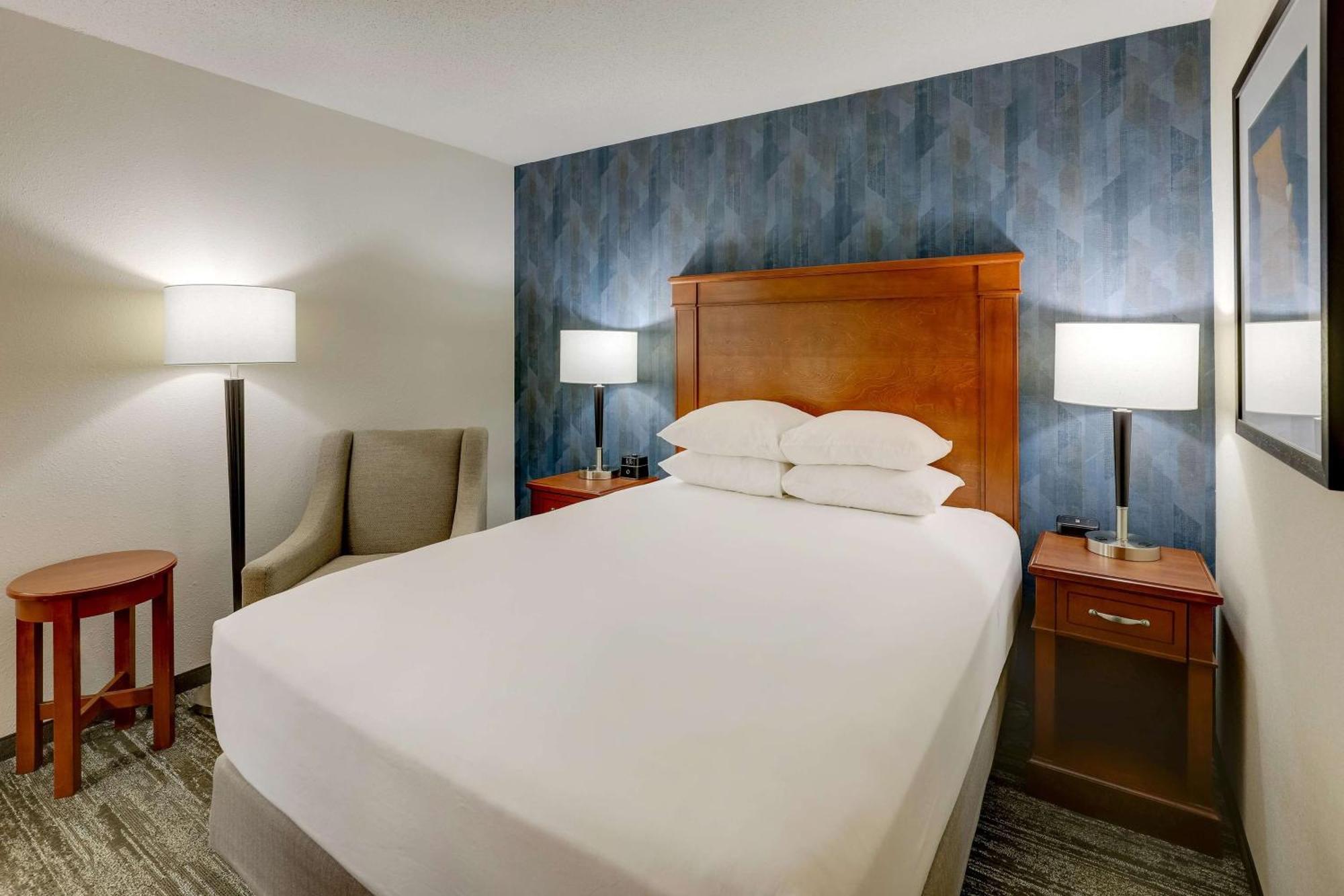 Drury Inn & Suites St. Louis St. Peters เซนต์ปีเตอร์ส ภายนอก รูปภาพ