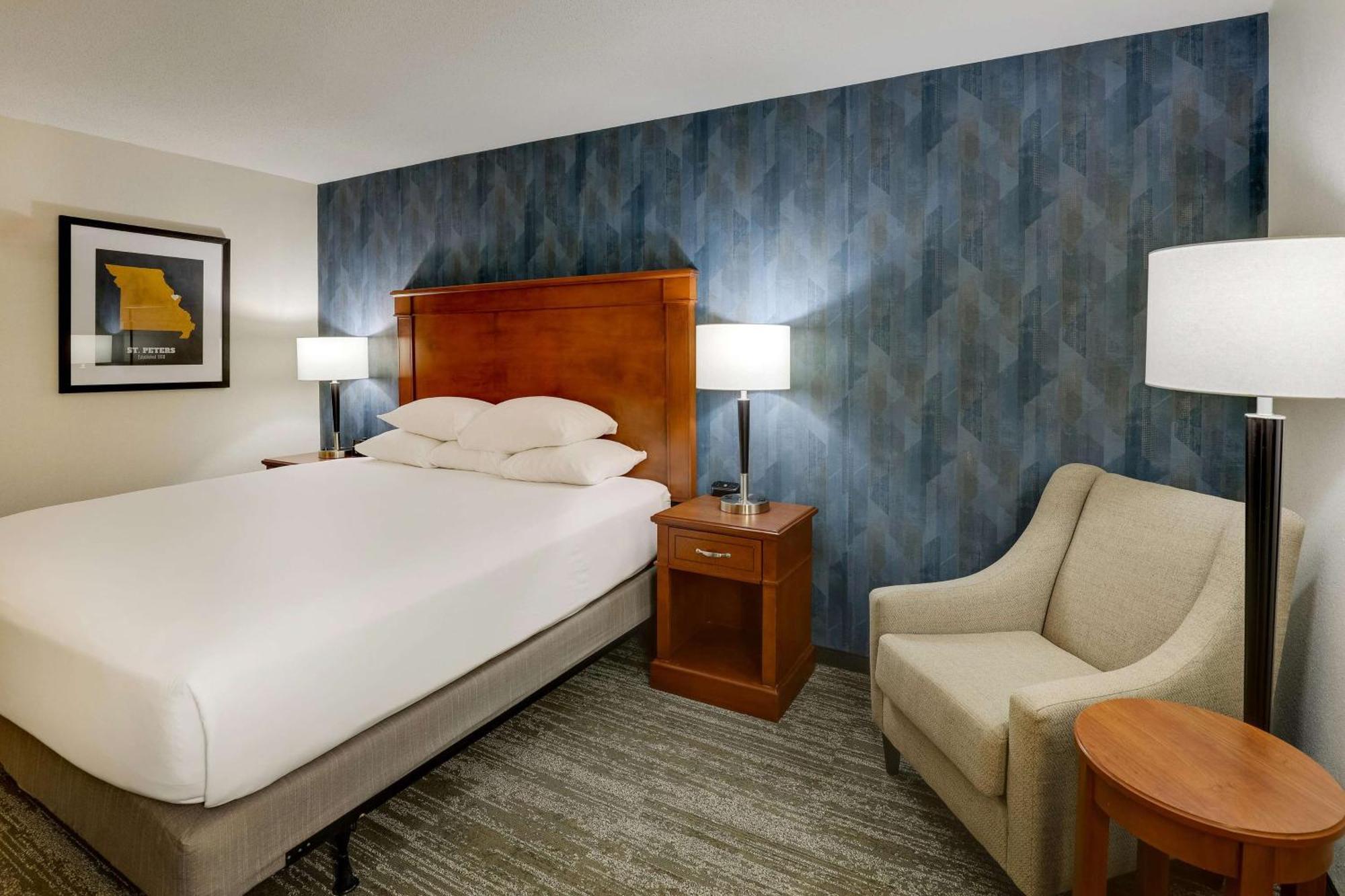 Drury Inn & Suites St. Louis St. Peters เซนต์ปีเตอร์ส ภายนอก รูปภาพ