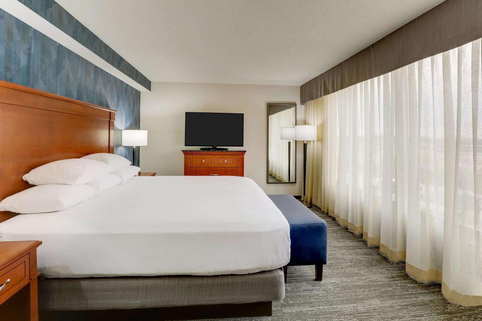 Drury Inn & Suites St. Louis St. Peters เซนต์ปีเตอร์ส ภายนอก รูปภาพ