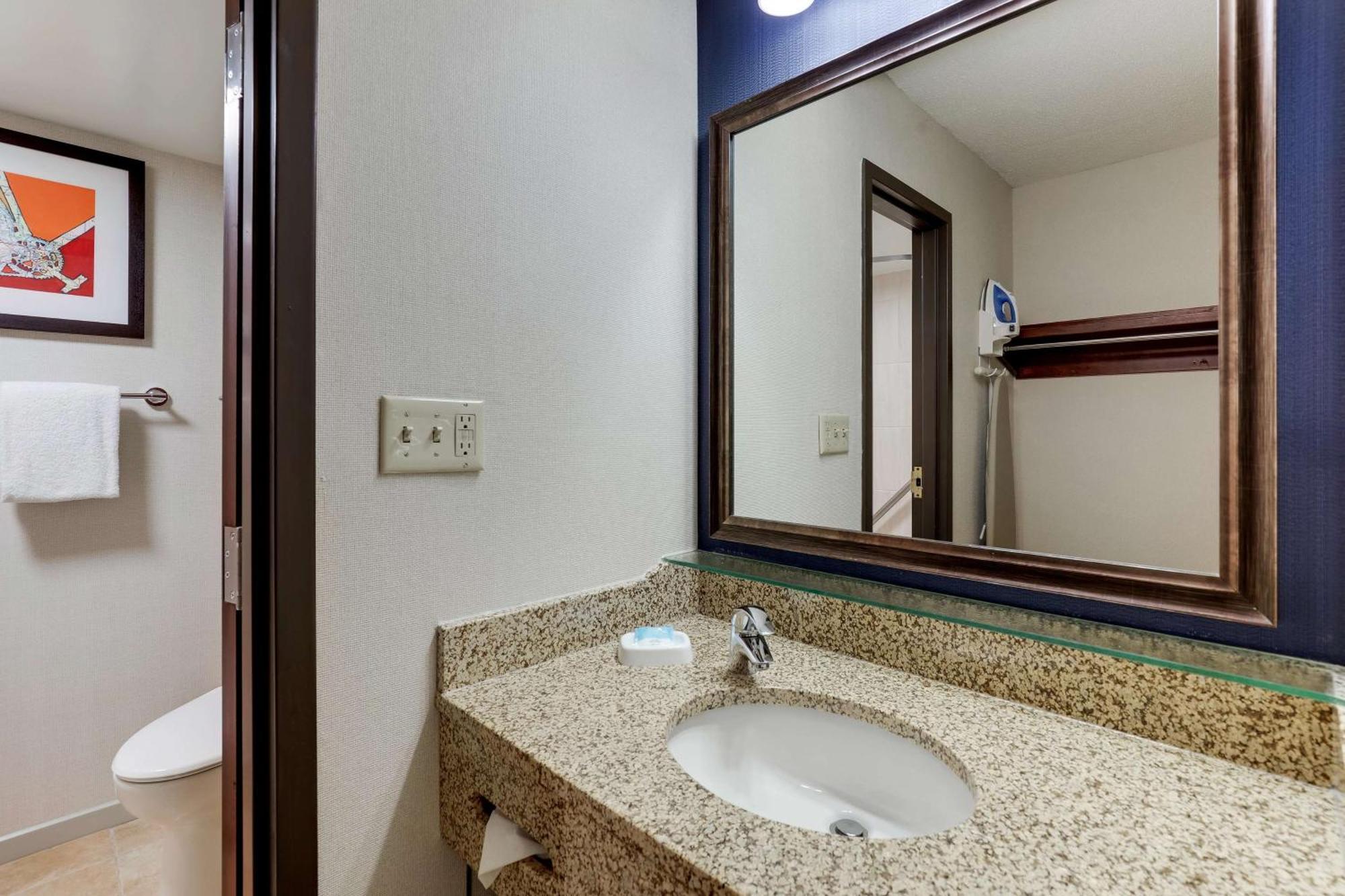 Drury Inn & Suites St. Louis St. Peters เซนต์ปีเตอร์ส ภายนอก รูปภาพ