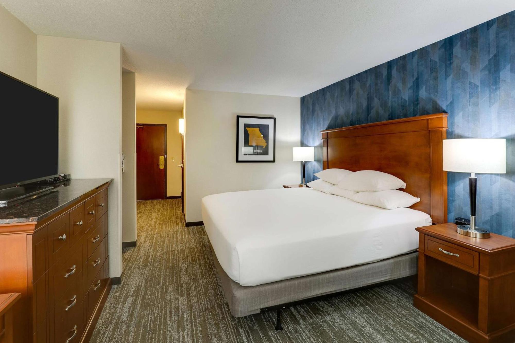 Drury Inn & Suites St. Louis St. Peters เซนต์ปีเตอร์ส ภายนอก รูปภาพ