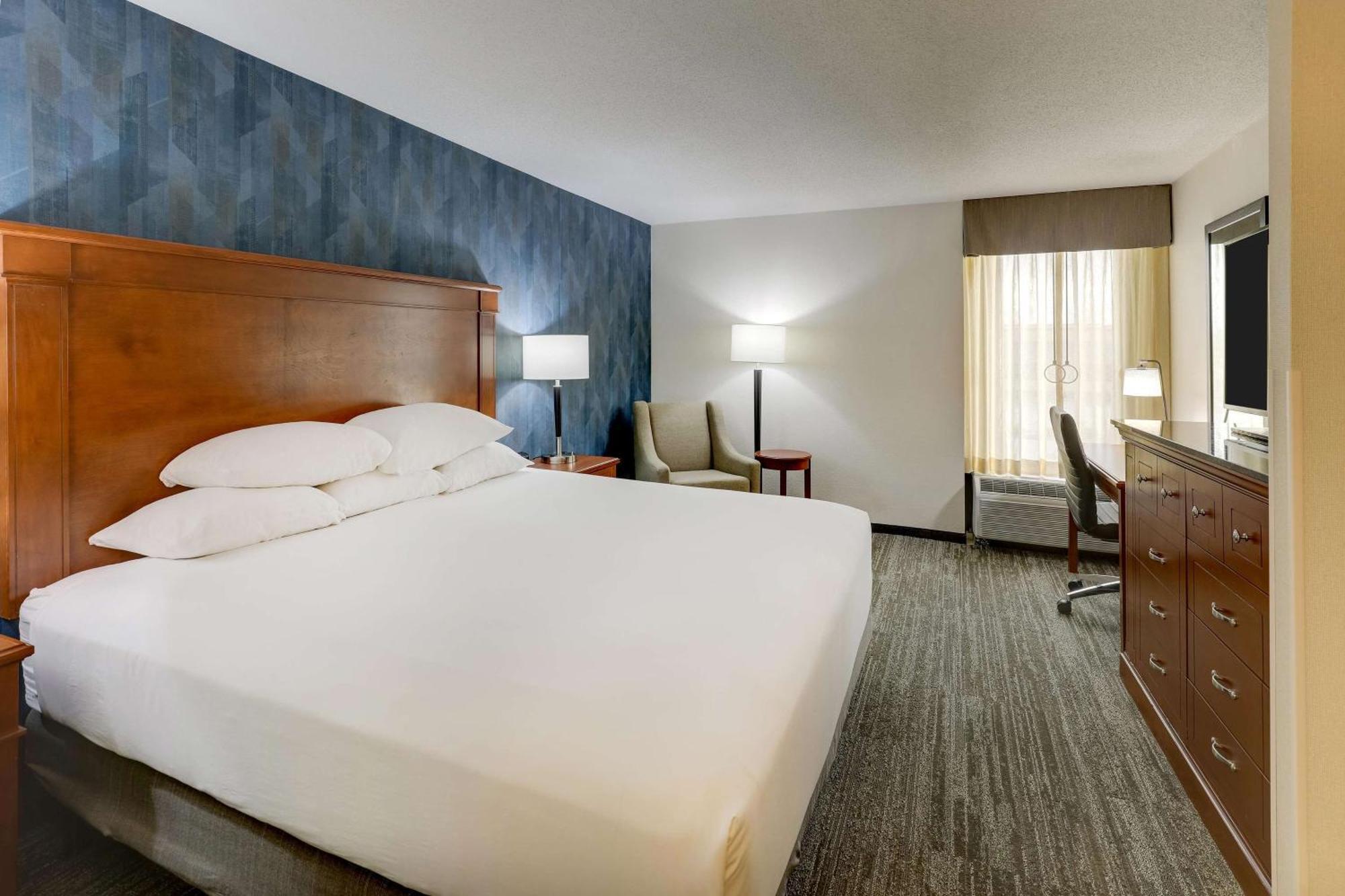 Drury Inn & Suites St. Louis St. Peters เซนต์ปีเตอร์ส ภายนอก รูปภาพ