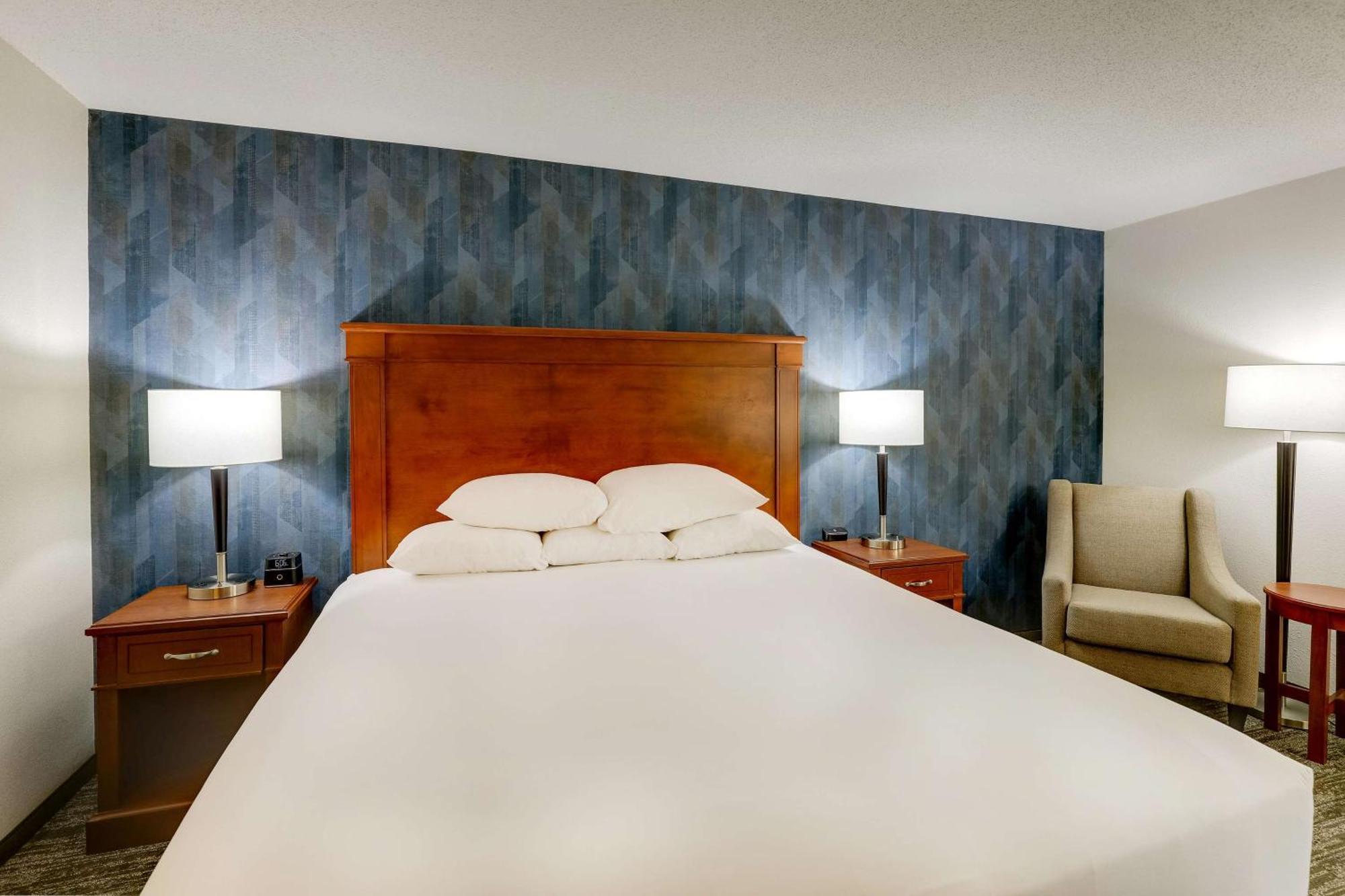 Drury Inn & Suites St. Louis St. Peters เซนต์ปีเตอร์ส ภายนอก รูปภาพ