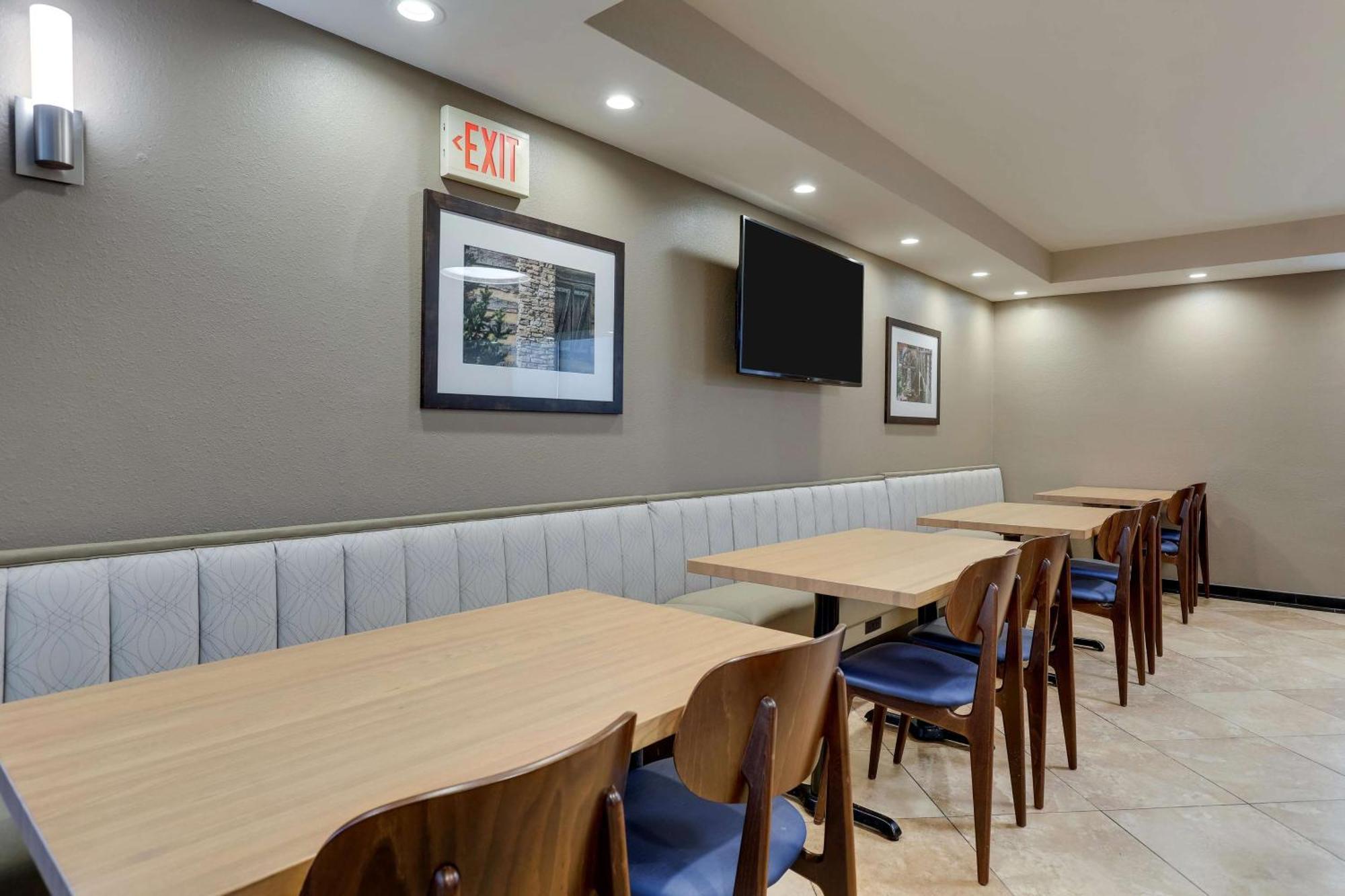 Drury Inn & Suites St. Louis St. Peters เซนต์ปีเตอร์ส ภายนอก รูปภาพ