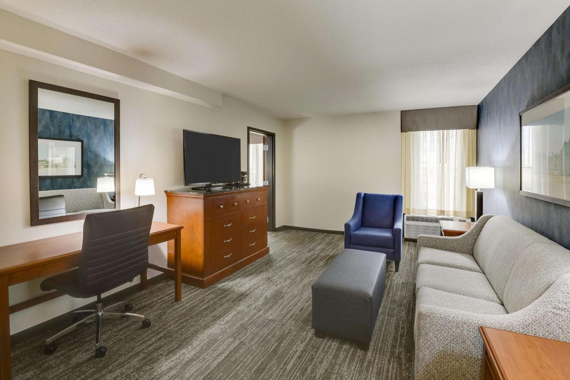 Drury Inn & Suites St. Louis St. Peters เซนต์ปีเตอร์ส ภายนอก รูปภาพ