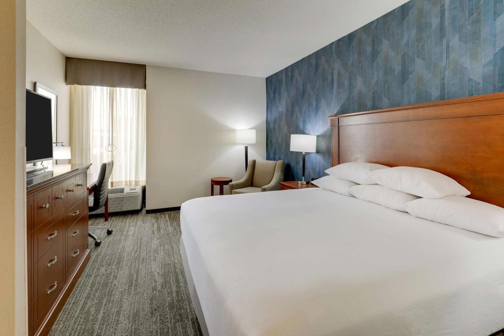 Drury Inn & Suites St. Louis St. Peters เซนต์ปีเตอร์ส ภายนอก รูปภาพ