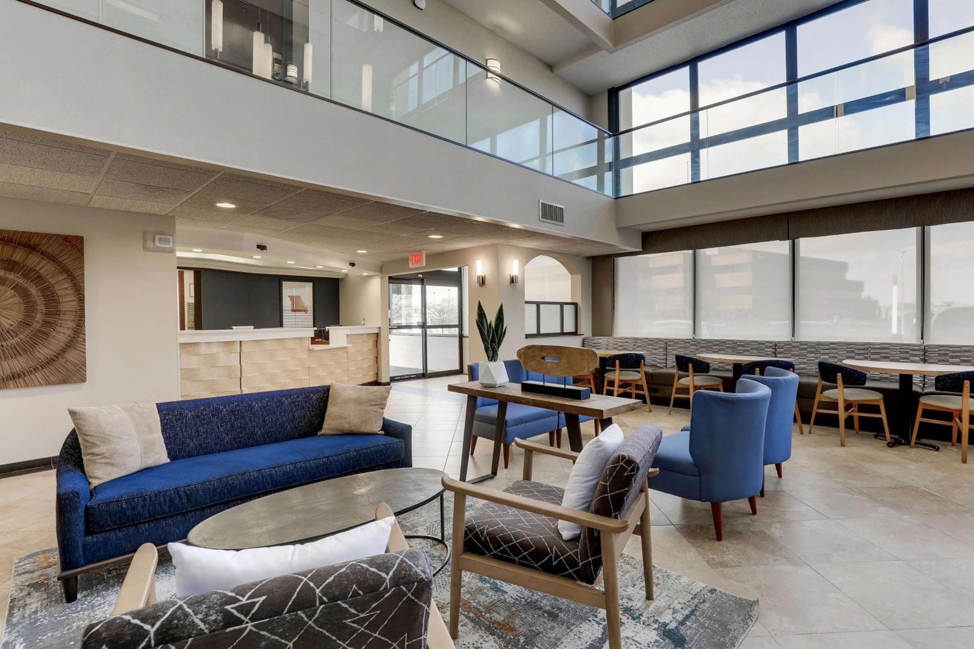 Drury Inn & Suites St. Louis St. Peters เซนต์ปีเตอร์ส ภายนอก รูปภาพ